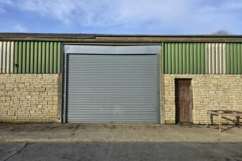 Warehouse to rent, Knockdown, Tetbury