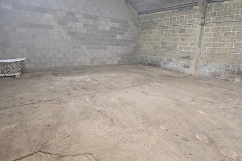 Warehouse to rent, Knockdown, Tetbury