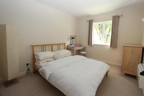 2 bedroom flat to rent, Stainbeck Road, Chapel Allerton