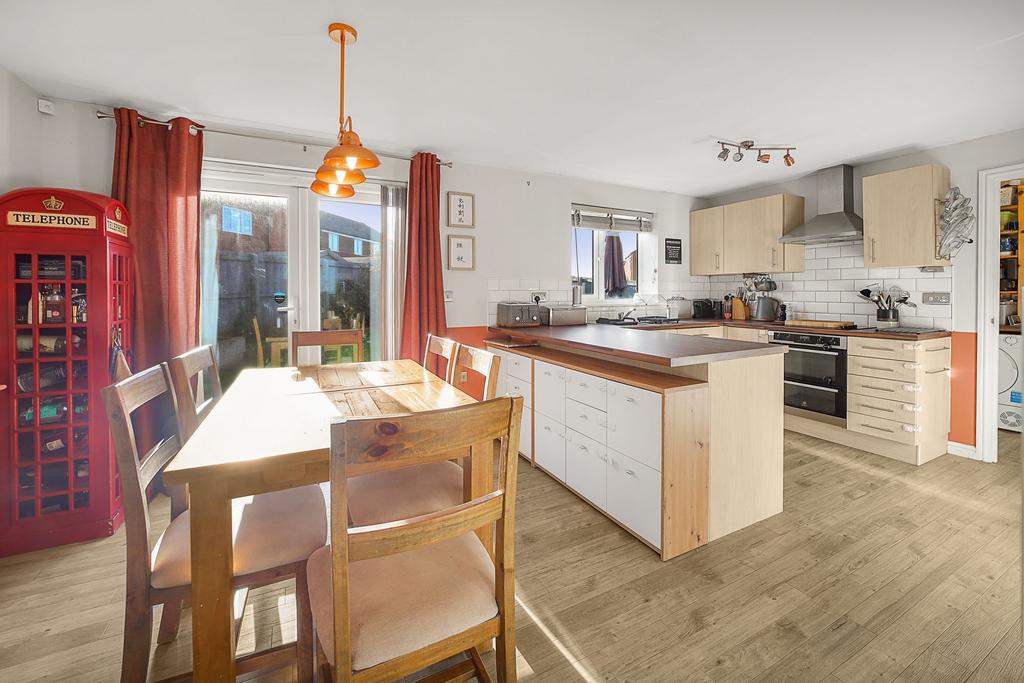Kitchen/Dining Room