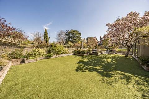 4 Broom Water West, Teddington, TW11 9QH