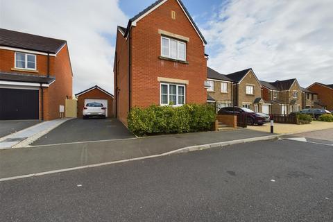 3 bedroom detached house for sale, Ffordd Cadfan, Bridgend CF31