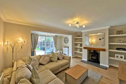 10 Sytch Lane, Wombourne, Wolverhampton, WV5 0NF