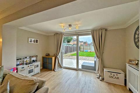 10 Sytch Lane, Wombourne, Wolverhampton, WV5 0NF