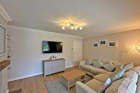 10 Sytch Lane, Wombourne, Wolverhampton, WV5 0NF