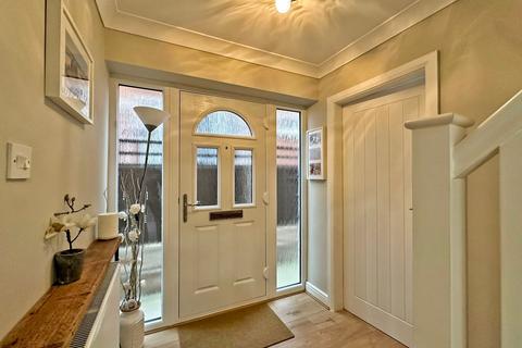 10 Sytch Lane, Wombourne, Wolverhampton, WV5 0NF
