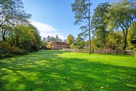 undefined, Cranes Road, Sherborne St. John, Basingstoke, Hampshire, RG24