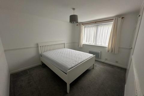 2 bedroom apartment to rent, Greenlands Road, Staines-upon-Thames, TW18