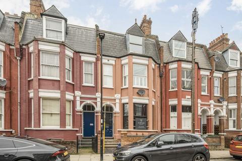 2 bedroom flat for sale, Birnam Road, London N4