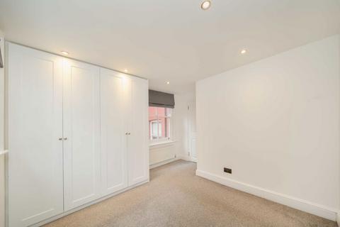 2 bedroom flat for sale, Birnam Road, London N4