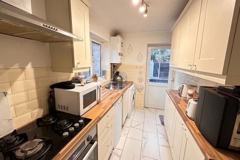 2 bedroom bungalow for sale, Thelma Avenue, Canvey Island