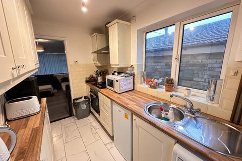 2 bedroom bungalow for sale, Thelma Avenue, Canvey Island