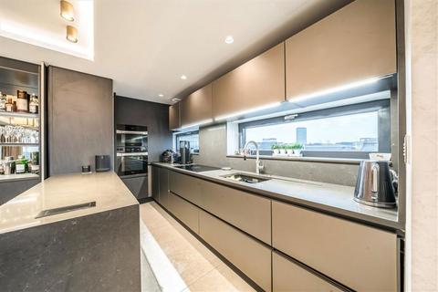 2 bedroom flat for sale, Wells Street, London W1T