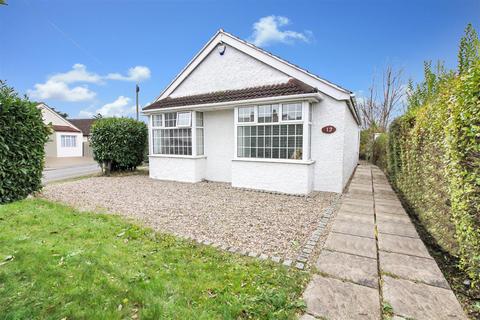 3 bedroom detached bungalow for sale, The Spur, Slough