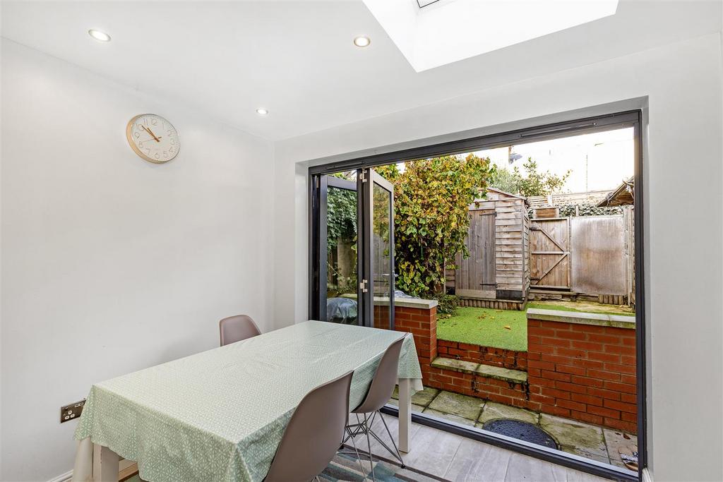Dining Room &amp; Garden