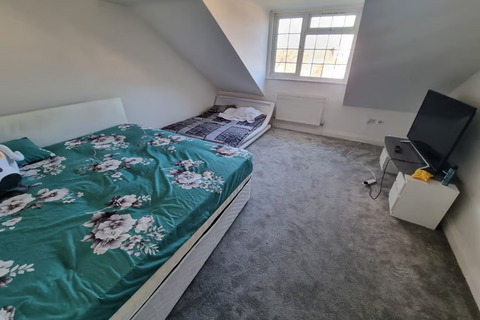 1 bedroom in a house share to rent, Wharf Road, Wraysbury TW19