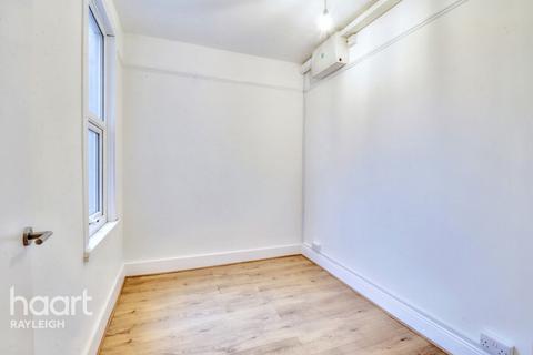 2 bedroom flat to rent, Gordon Road, Southend-on-sea