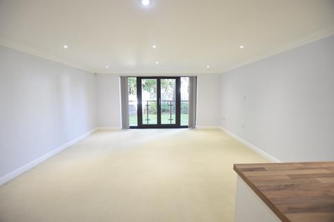 2 bedroom flat to rent, Madeira Road, Bournemouth,