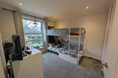 30 Caling Croft, New Ash Green, Longfield, DA3 8PX