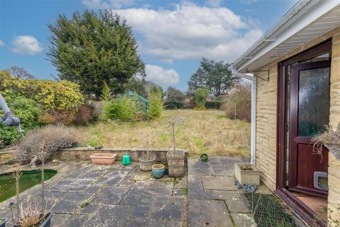 2 bedroom detached bungalow for sale, Lodge Road, Southampton SO31