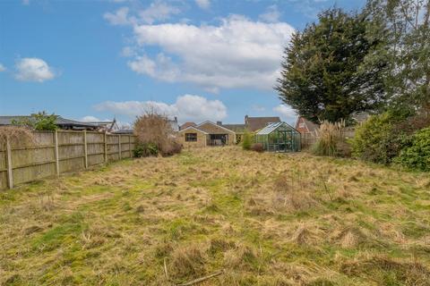 2 bedroom detached bungalow for sale, Lodge Road, Southampton SO31