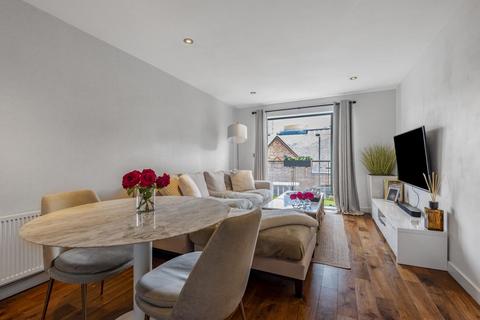 2 bedroom flat for sale, Bagleys Lane, Fulham