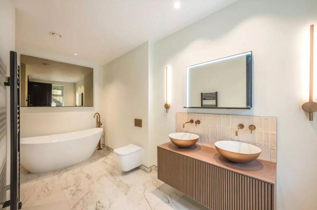 Bedroom 1 En Suite