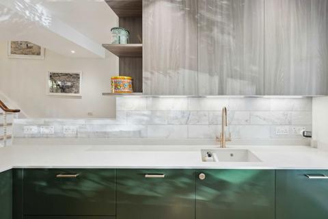 55 Brownlow Road, London, E8 4NS