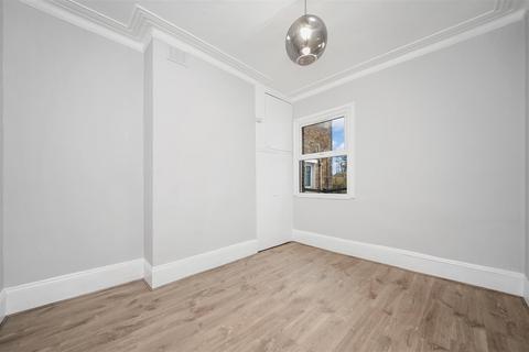 2 bedroom apartment to rent, Whittington Road, London N22