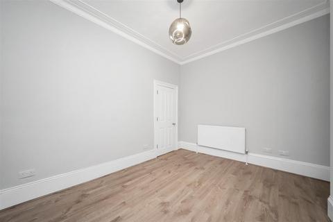 2 bedroom apartment to rent, Whittington Road, London N22