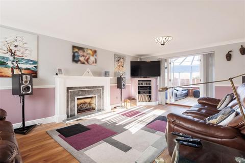 33 Tempest Mead, North Weald, Epping, CM16 6DY