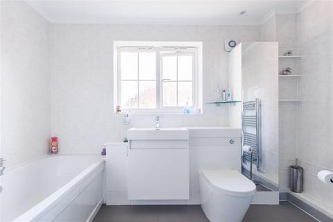 33 Tempest Mead, North Weald, Epping, CM16 6DY