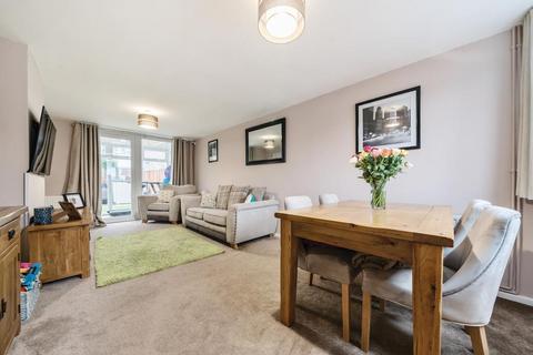 80 Hill View, Carterton, OX18 1BD