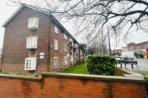 2 bedroom flat for sale, Hamblin House, The Broadway, Southall, Greater London, UB1