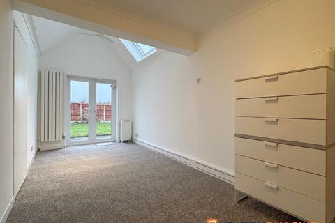 28 Blatherwick Road, Newark, NG24 2JY