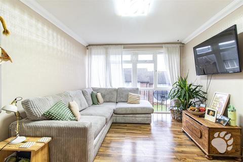 1 bedroom flat for sale, The Knares, Basildon SS16