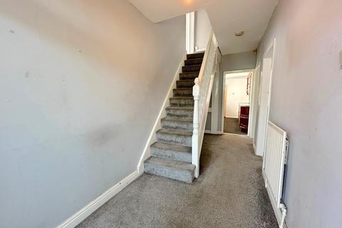 4 bedroom semi-detached house for sale, Willenhall Road, Wolverhampton WV13