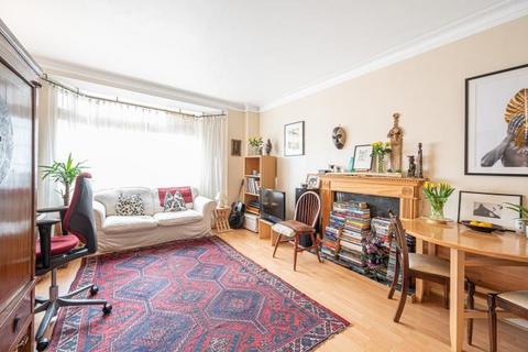 1 bedroom flat for sale, St Johns Court, Finchley Road, London, NW3