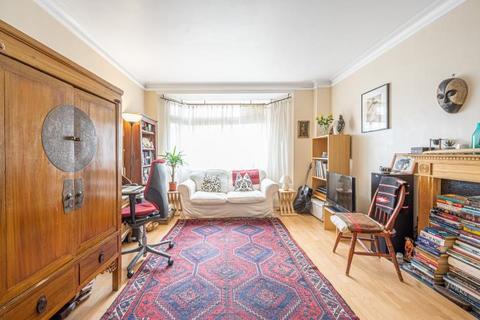 1 bedroom flat for sale, St Johns Court, Finchley Road, London, NW3