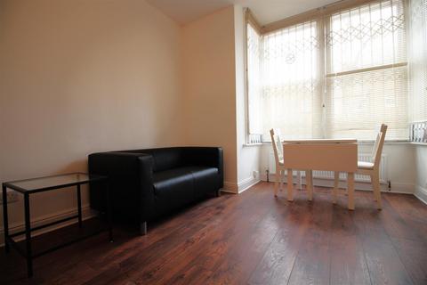 Studio to rent, Evington Road, Off London Road, Leicester