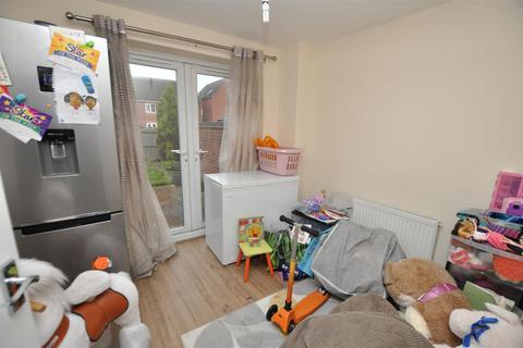 3 bedroom semi-detached house for sale, Jeque Place, Burton-On-Trent DE13