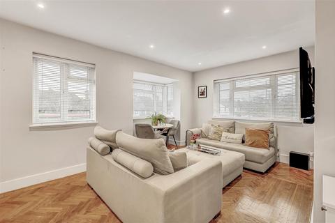 3 bedroom flat for sale, Derby Road, East Sheen, SW14