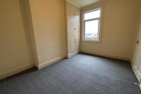 2 bedroom terraced house to rent, Tennyson Street, Gainsborough