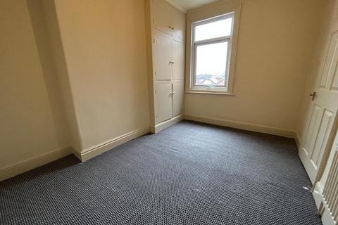 2 bedroom terraced house to rent, Tennyson Street, Gainsborough