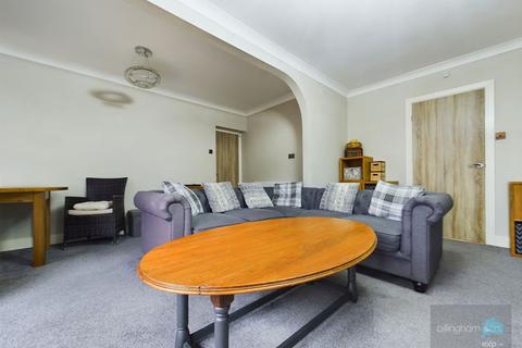 7 Astons Close, Brierley Hill, DY5 2QT