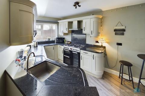 7 Astons Close, Brierley Hill, DY5 2QT