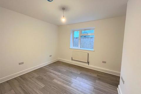 2 bedroom ground floor flat to rent, Hamilton Road, Bournemouth