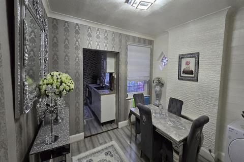 3 bedroom semi-detached house for sale, Horns Road,Ilford, IG6