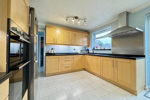 4 bedroom detached house for sale, Lapwing Drive, Heybridge