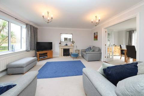 4 bedroom detached house for sale, Heatherfold Way, Pinner HA5